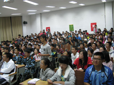 大连新东方英语四六级讲座走进大连理工大学